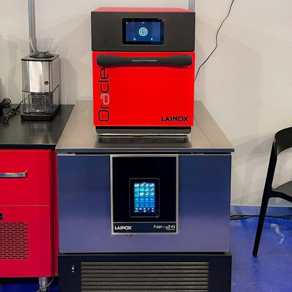 Nevera compacta roja Castellon