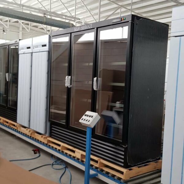 Congelador negro con ventana Castellon
